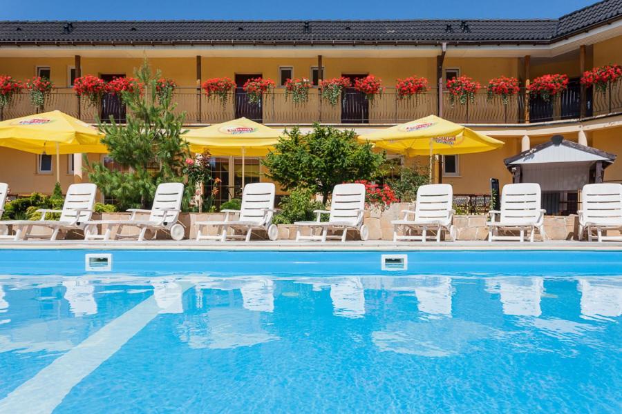 Perla Baltyku Hotell Pustkowo Eksteriør bilde